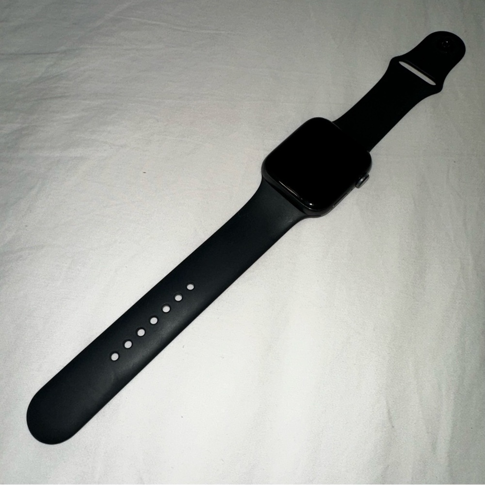 Apple Watch Series 5 44mm GPS Space Grey Gray Aluminum Black Sport Band No Flaws